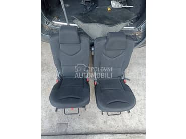 Pomocna sedista za Peugeot 308