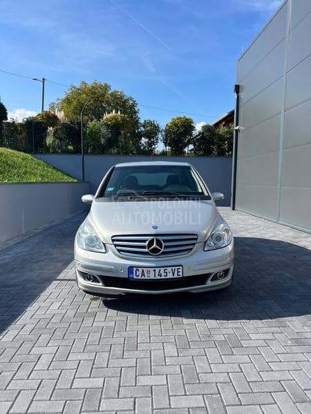 Mercedes Benz B 200 
