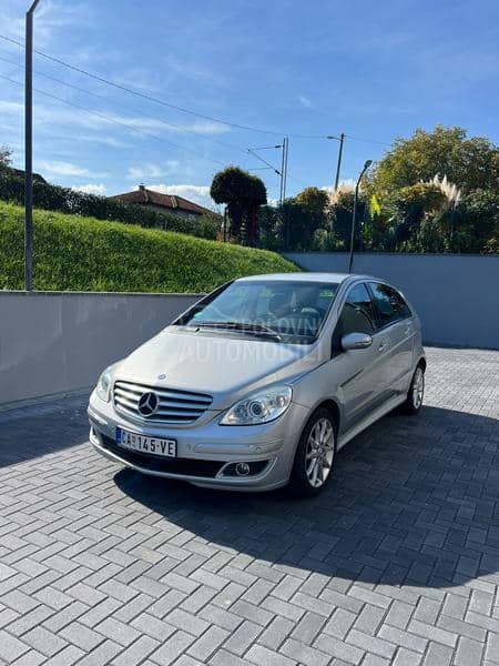 Mercedes Benz B 200 