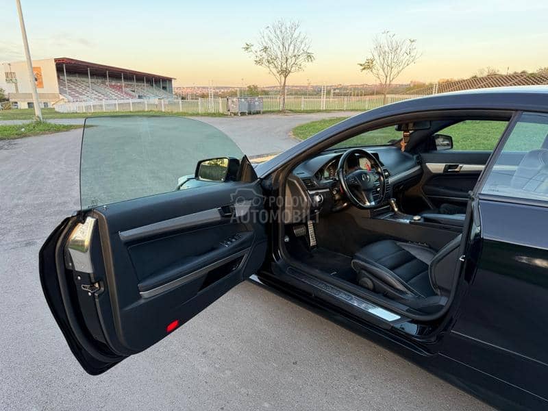 Mercedes Benz E 220 AMG