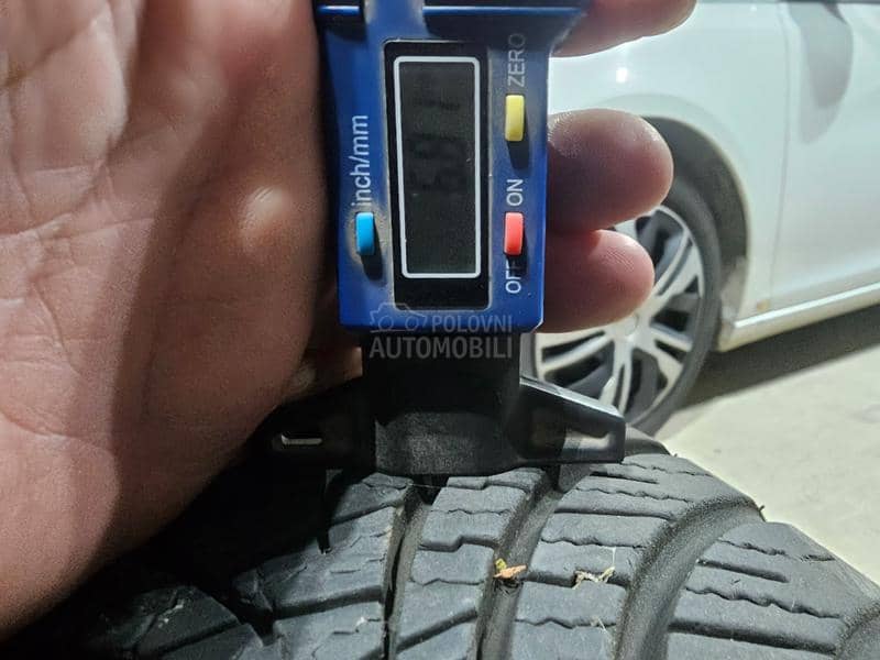 Falken 185/60 R15 Zimska