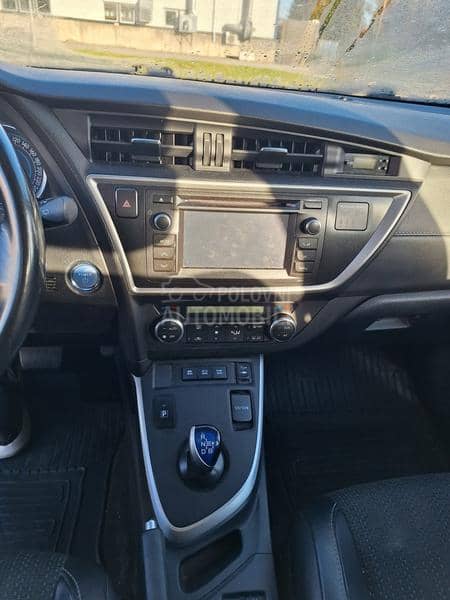 Toyota Auris 1,8 HYBRID