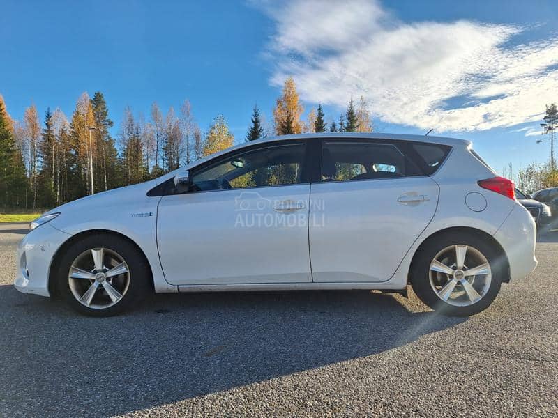 Toyota Auris 1,8 HYBRID