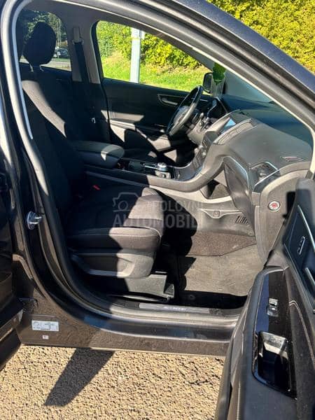Ford Edge 2.0TDCI TITANIUM