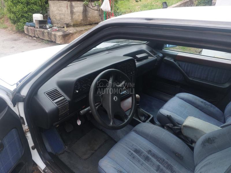 Lancia Thema 2.5 KUPLJENA NOVA