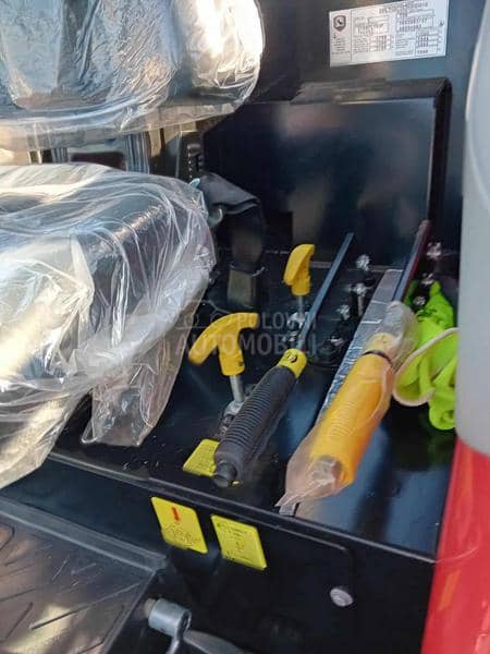 Armatrac 584e..DVA KOM