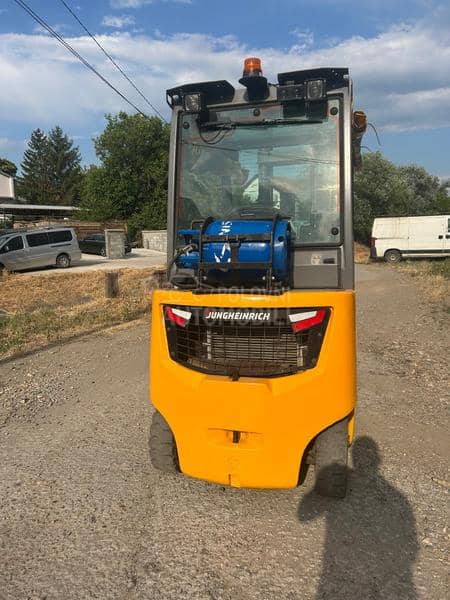 Jungheinrich TFG320S