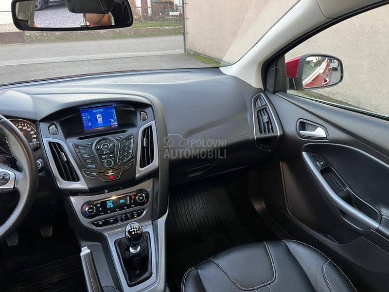 Ford Focus 1.6/TITANIUM/LED
