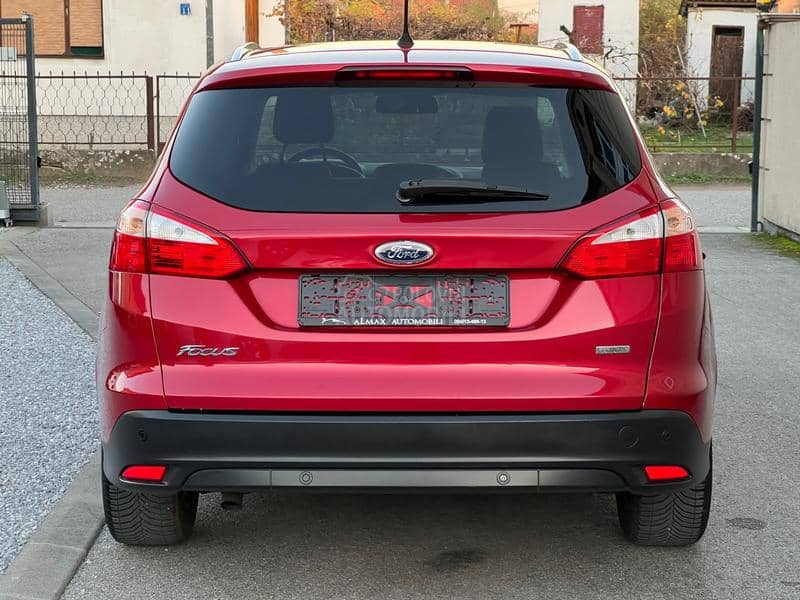 Ford Focus 1.6/TITANIUM/LED