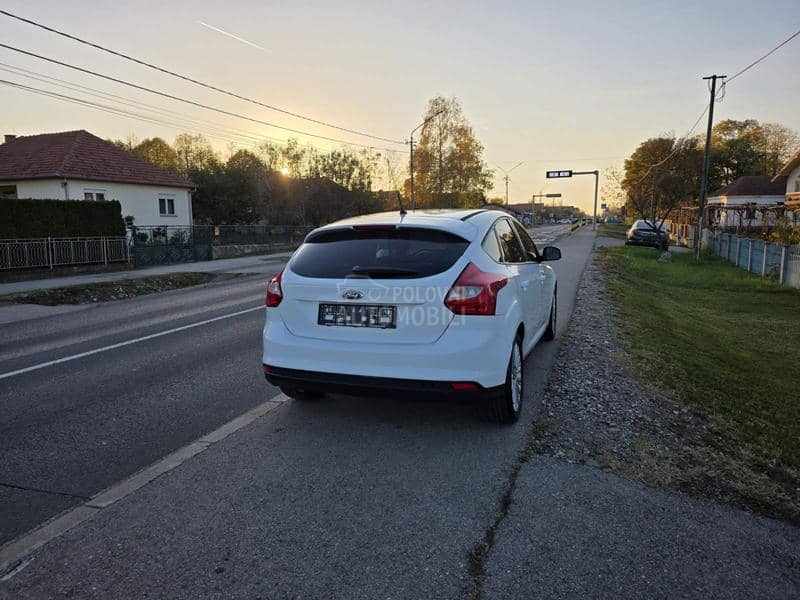 Ford Focus 1.6 Obican motor
