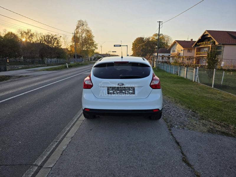 Ford Focus 1.6 Obican motor