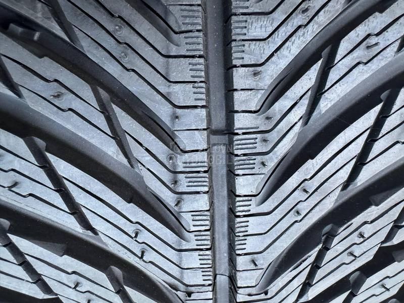 Michelin 225/60 R18 Zimska