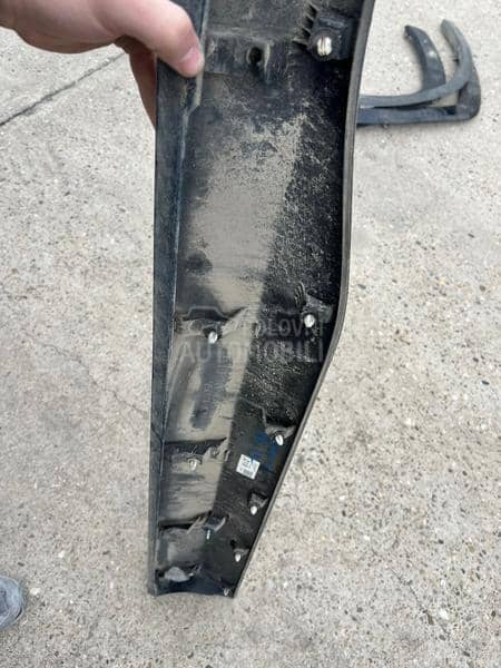 Prednja Desna Lajsna Vrata