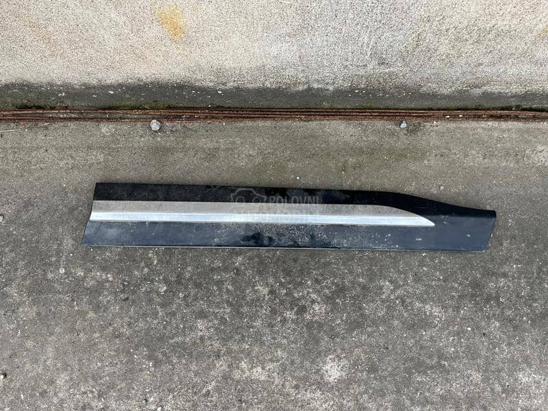 Prednja Desna Lajsna Vrata