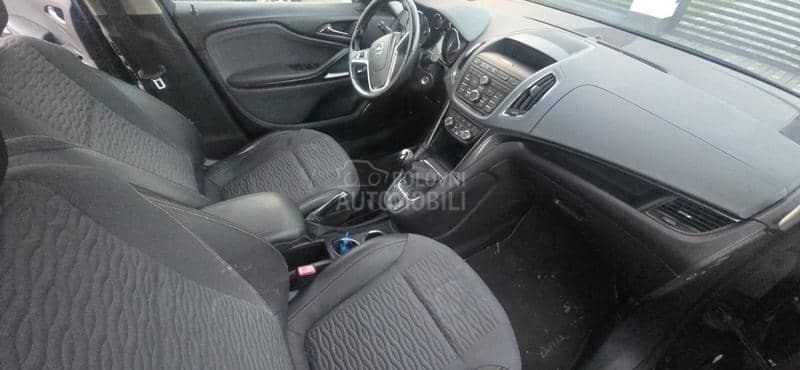 Opel Zafira A16xnt 2012. god. -  kompletan auto u delovima