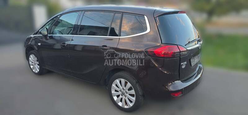 Opel Zafira A16xnt 2012. god. -  kompletan auto u delovima