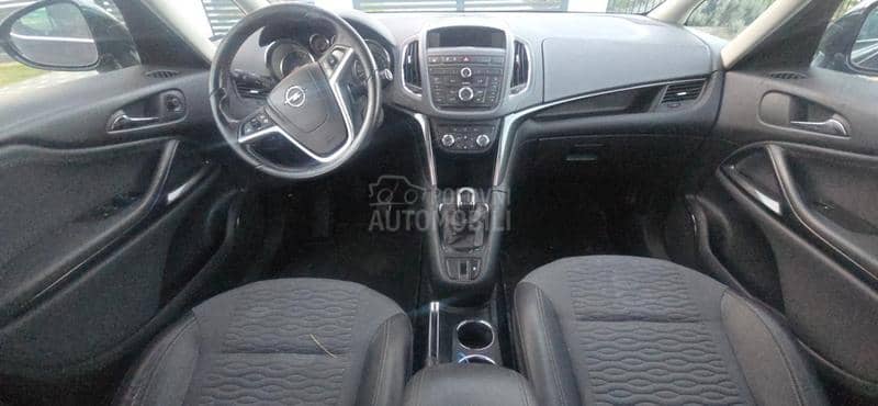 Opel Zafira A16xnt 2012. god. -  kompletan auto u delovima