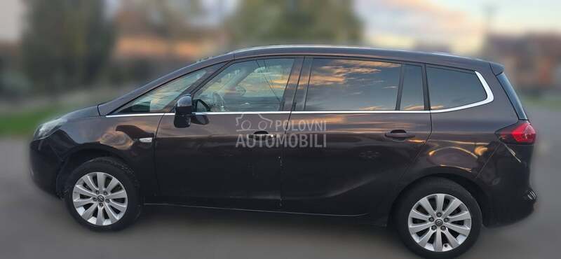Opel Zafira A16xnt 2012. god. -  kompletan auto u delovima