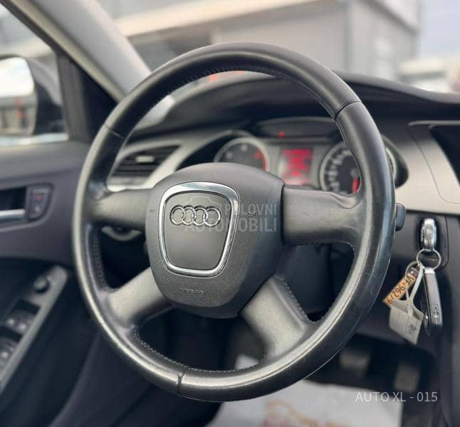 Audi A4 2.0TDI / ŠIBER / XEN