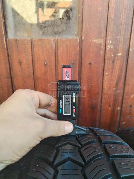 Debica 215/60 R16 Zimska