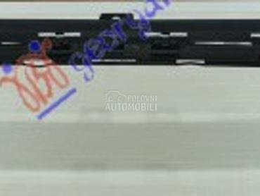 SINA PREDNJEG BRANIKA PLASTICN za Mercedes Benz E Klasa od 2013. do 2016. god.