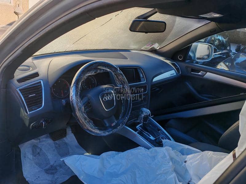 Audi Q5 2011. god. -  kompletan auto u delovima