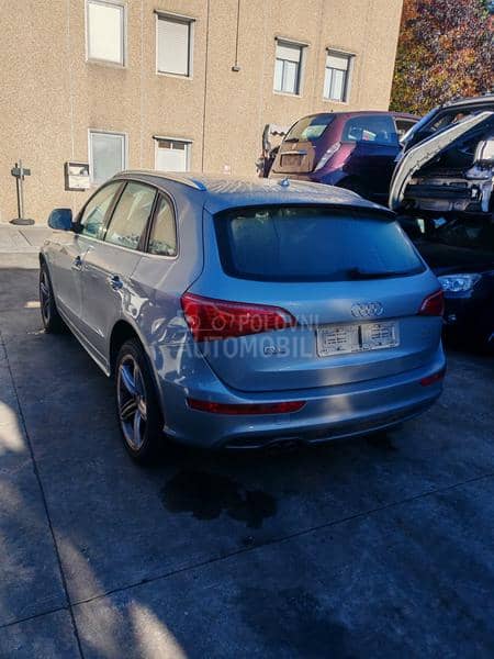 Audi Q5 2011. god. -  kompletan auto u delovima