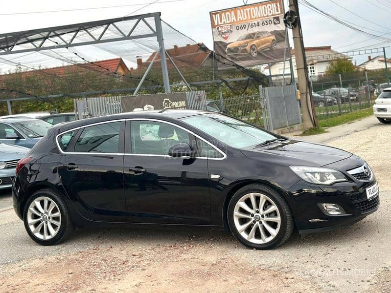 Opel Astra J 1.7 CDTI COSMO