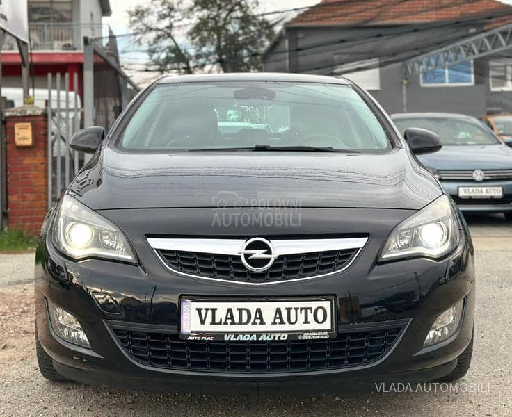 Opel Astra J 1.7 CDTI COSMO