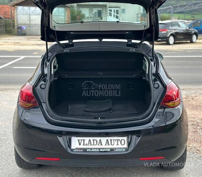 Opel Astra J 1.7 CDTI COSMO