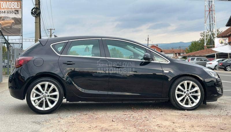 Opel Astra J 1.7 CDTI COSMO