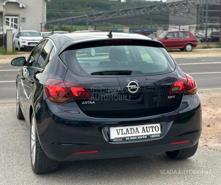 Opel Astra J 1.7 CDTI COSMO
