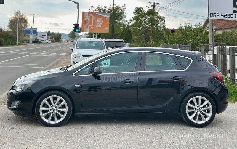 Opel Astra J 1.7 CDTI COSMO