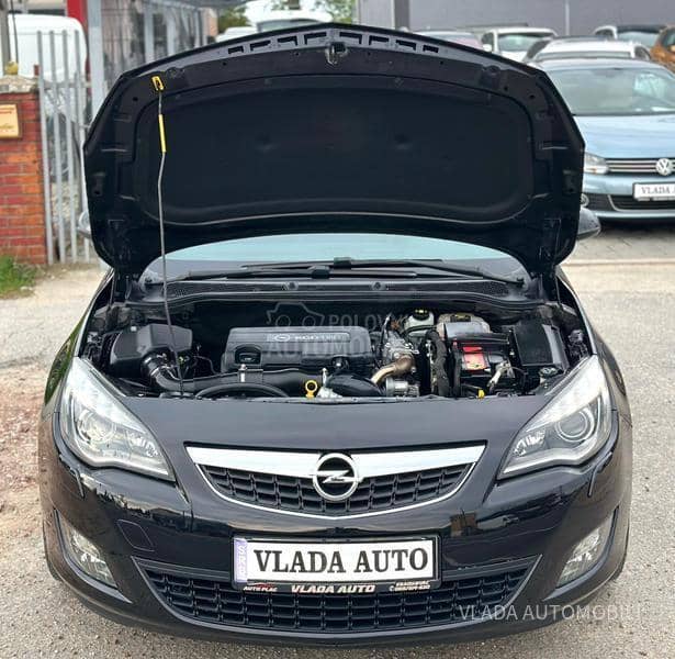 Opel Astra J 1.7 CDTI COSMO