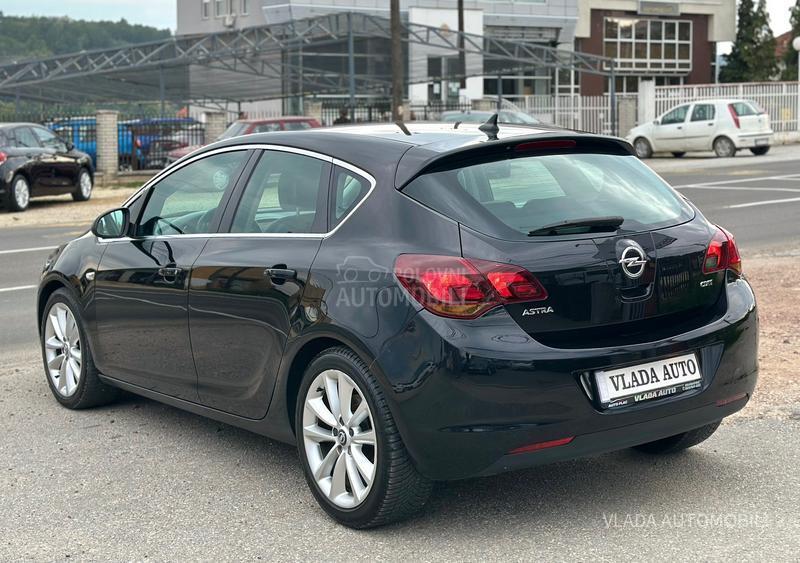 Opel Astra J 1.7 CDTI COSMO