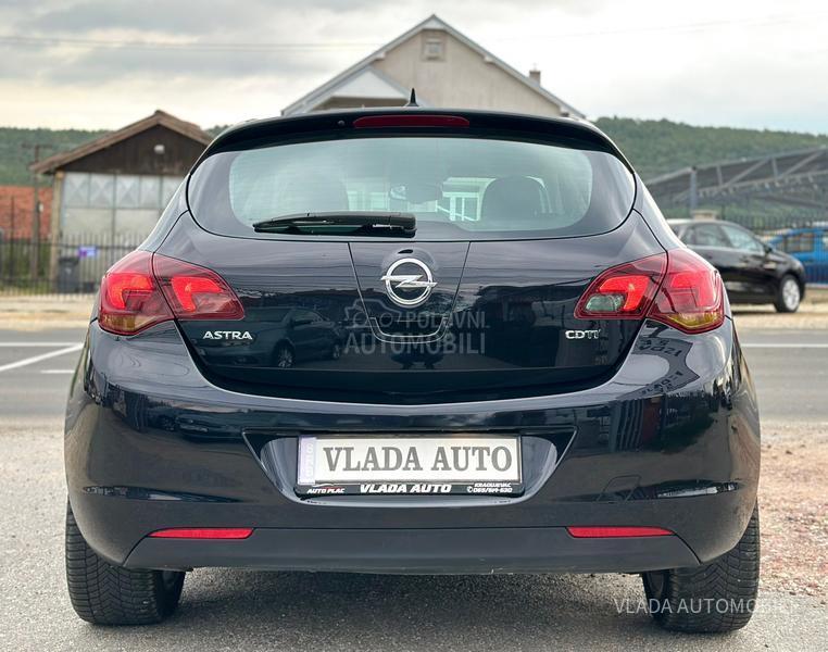 Opel Astra J 1.7 CDTI COSMO