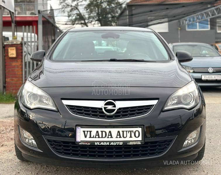 Opel Astra J 1.7 CDTI COSMO