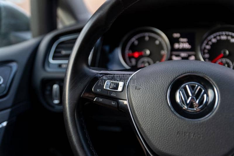 Volkswagen Golf 7 1.6TDI/HIGHLINE
