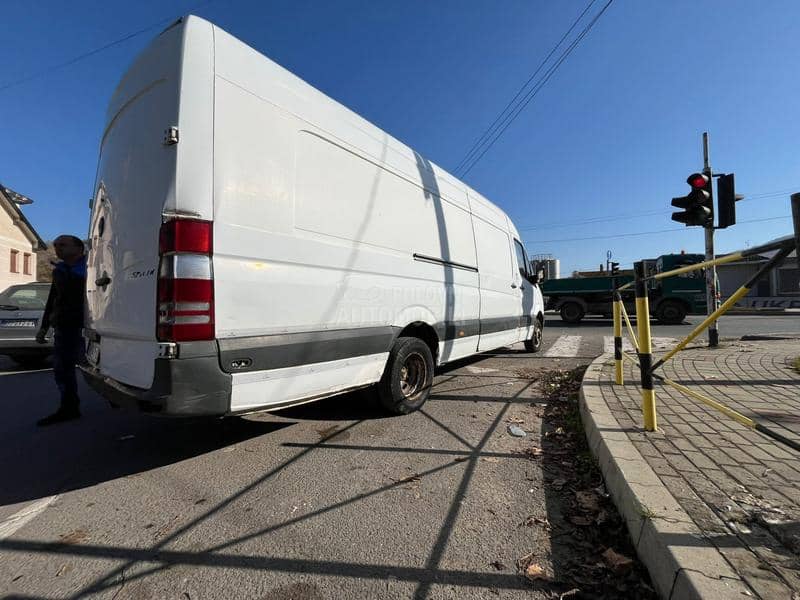 Mercedes Benz Sprinter 515