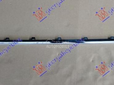 LAJSNA PLASTICNE SAJTNE PREDNJ za Mercedes Benz E Klasa od 2020. do 2023. god.