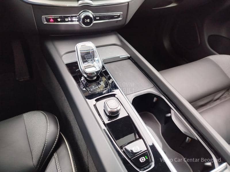 Volvo XC60 B5 AWD ULTRA BLACK