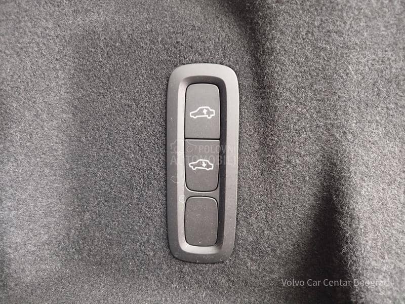 Volvo XC60 B5 AWD ULTRA BLACK