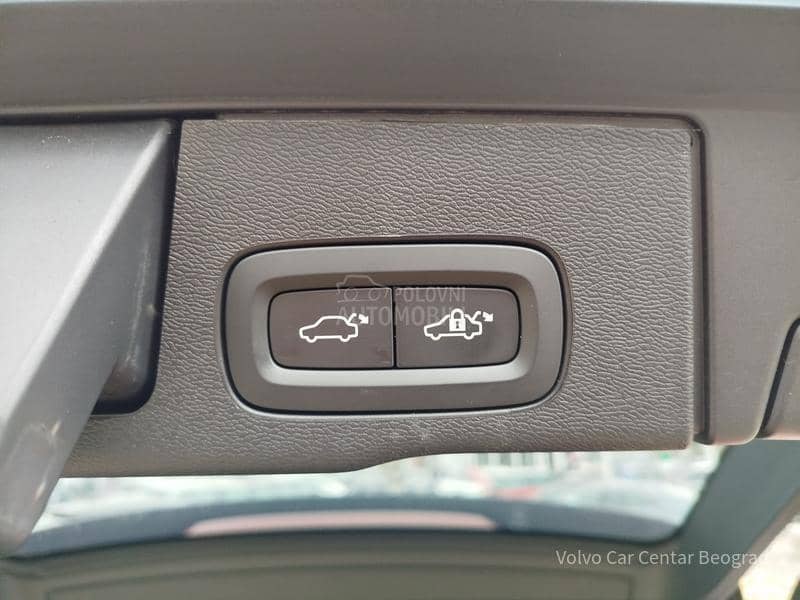 Volvo XC60 B5 AWD ULTRA BLACK