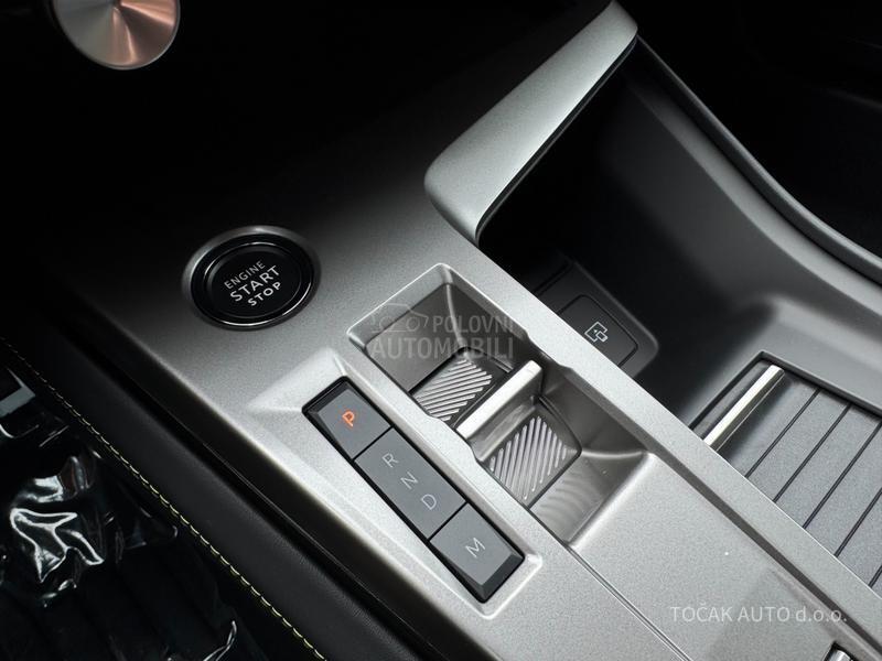 Peugeot 408 GT 1.6E 215