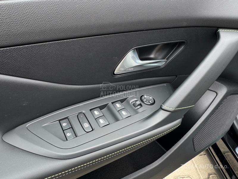 Peugeot 408 GT 1.6E 215