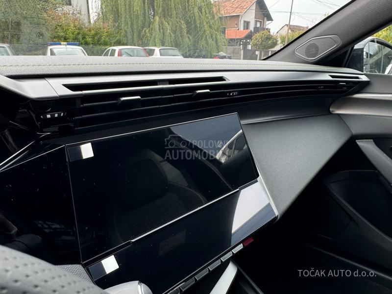 Peugeot 408 GT 1.6E 215