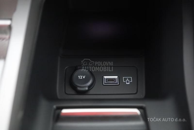 Peugeot 408 GT 1.6E 215