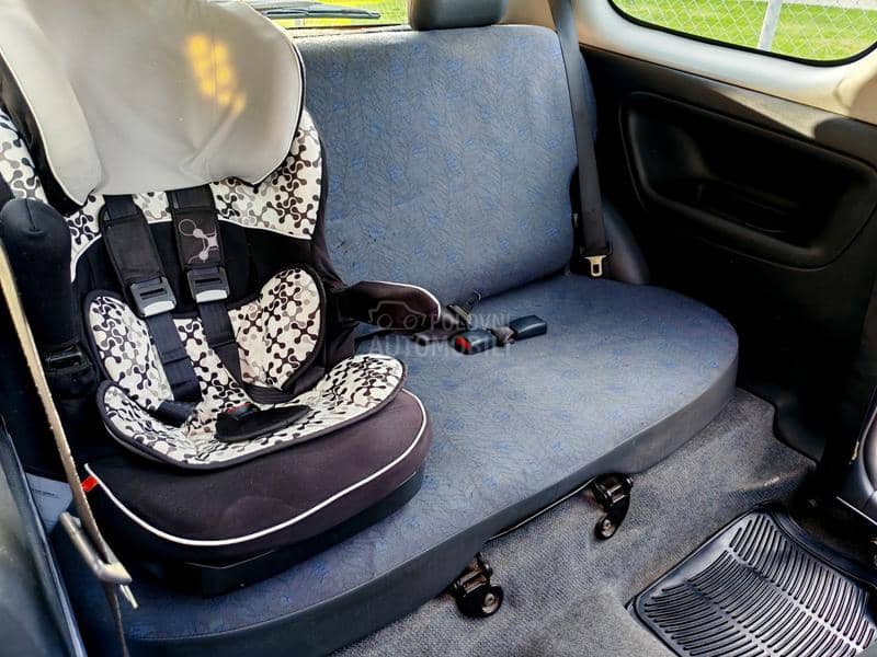 Toyota Yaris 1.0VVTI TEK. REG.