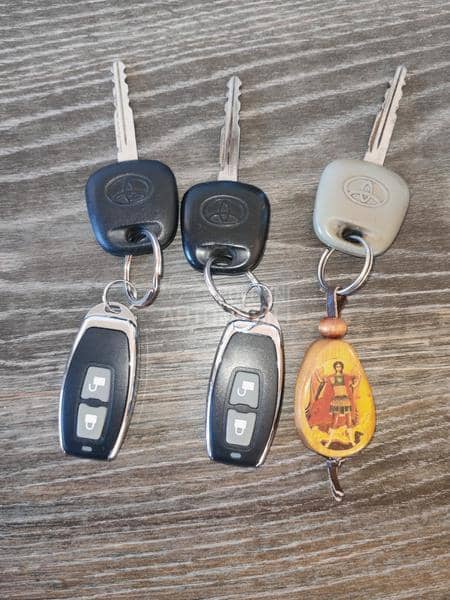 Toyota Yaris 1.0VVTI TEK. REG.