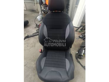 polukozna sedista za Peugeot 2008 od 2013. do 2019. god.